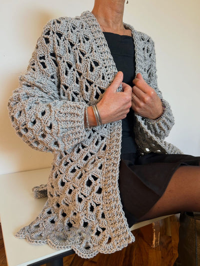 Vetrova cardigan crochet pattern.